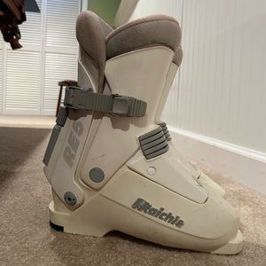 Woman’s Size 8 Ski Boots.